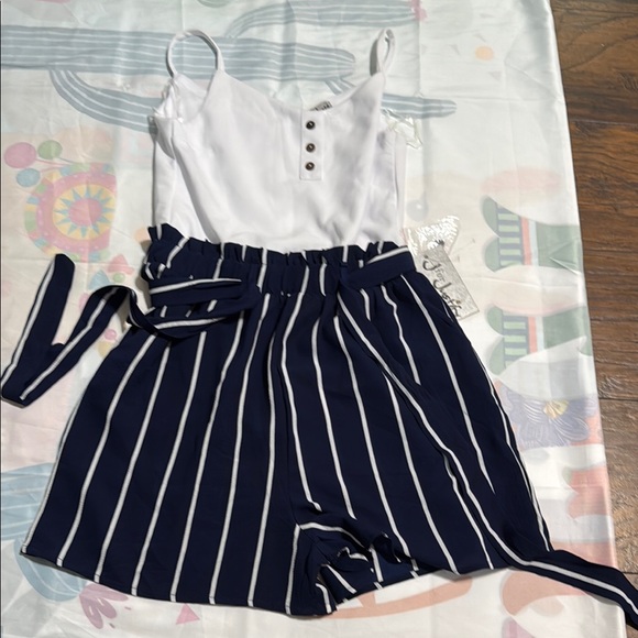 J for Justify White Top with Navy Striped Shorts - Picture 1 of 10
